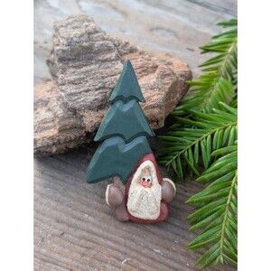 Vintage Wood Santa Brooch Pin: Christmas Jewelry